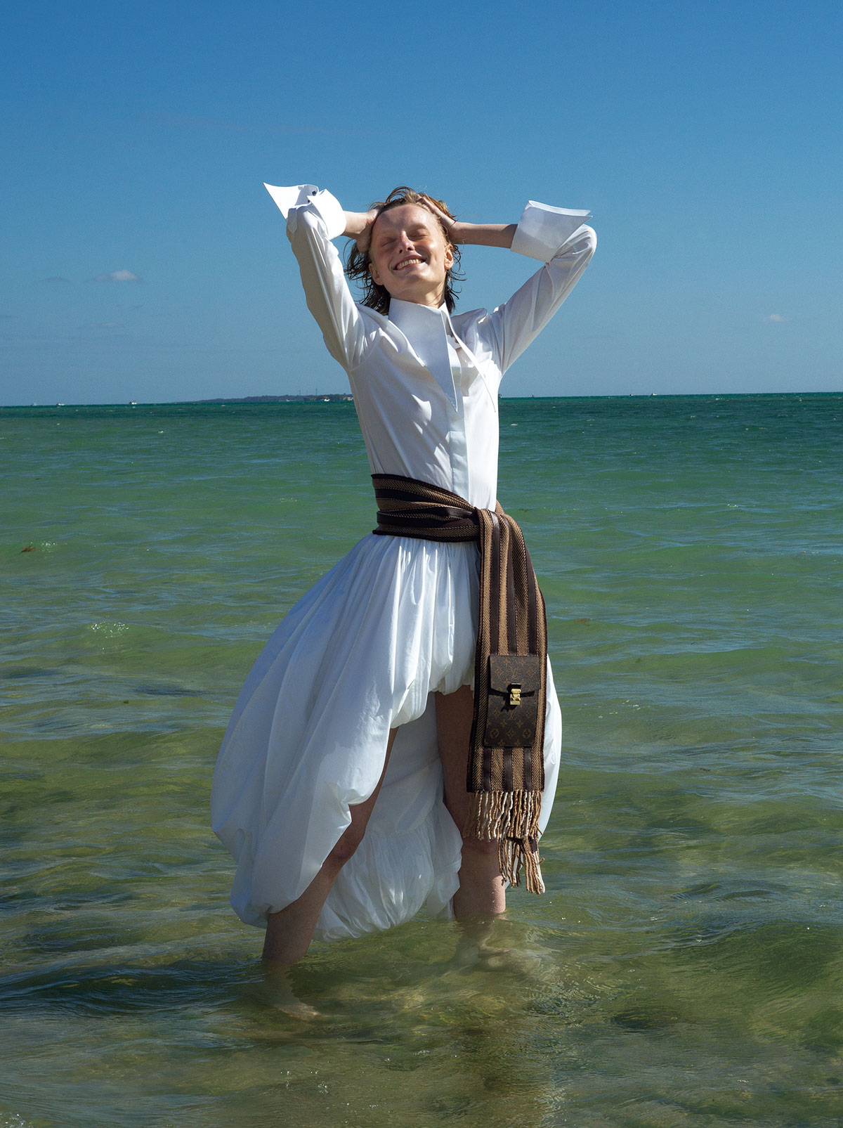 ルイ・ヴィトンのシャツとスカート