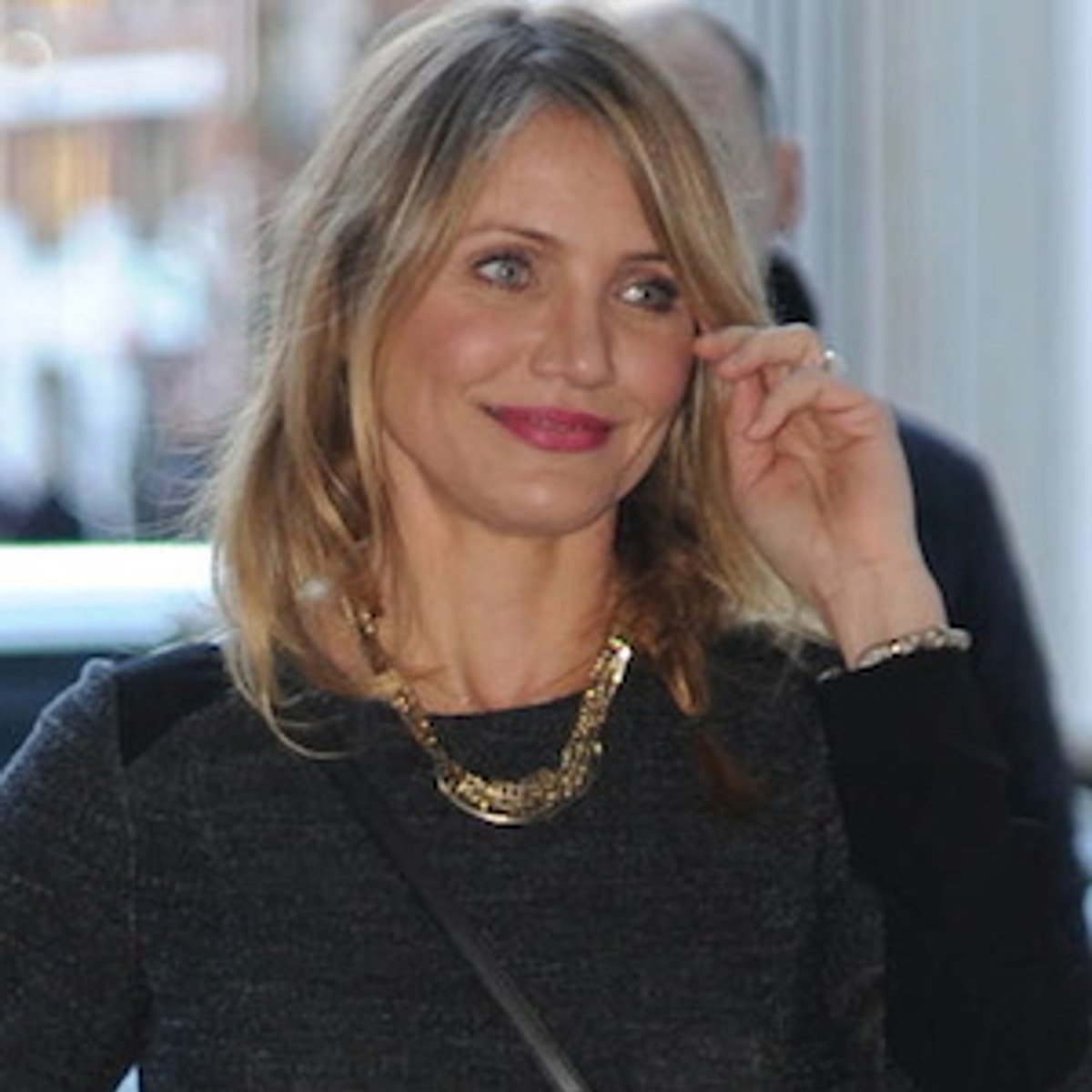 160401-camerondiaz-1x1-3.jpg