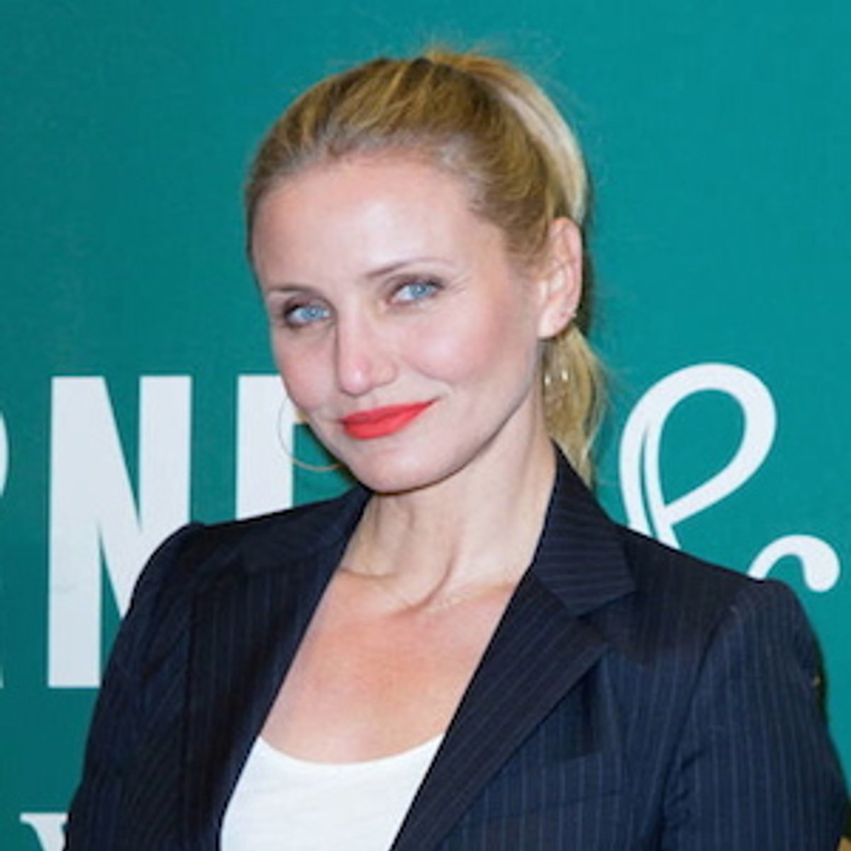 160520-cameron-diaz-1x1-3.jpg