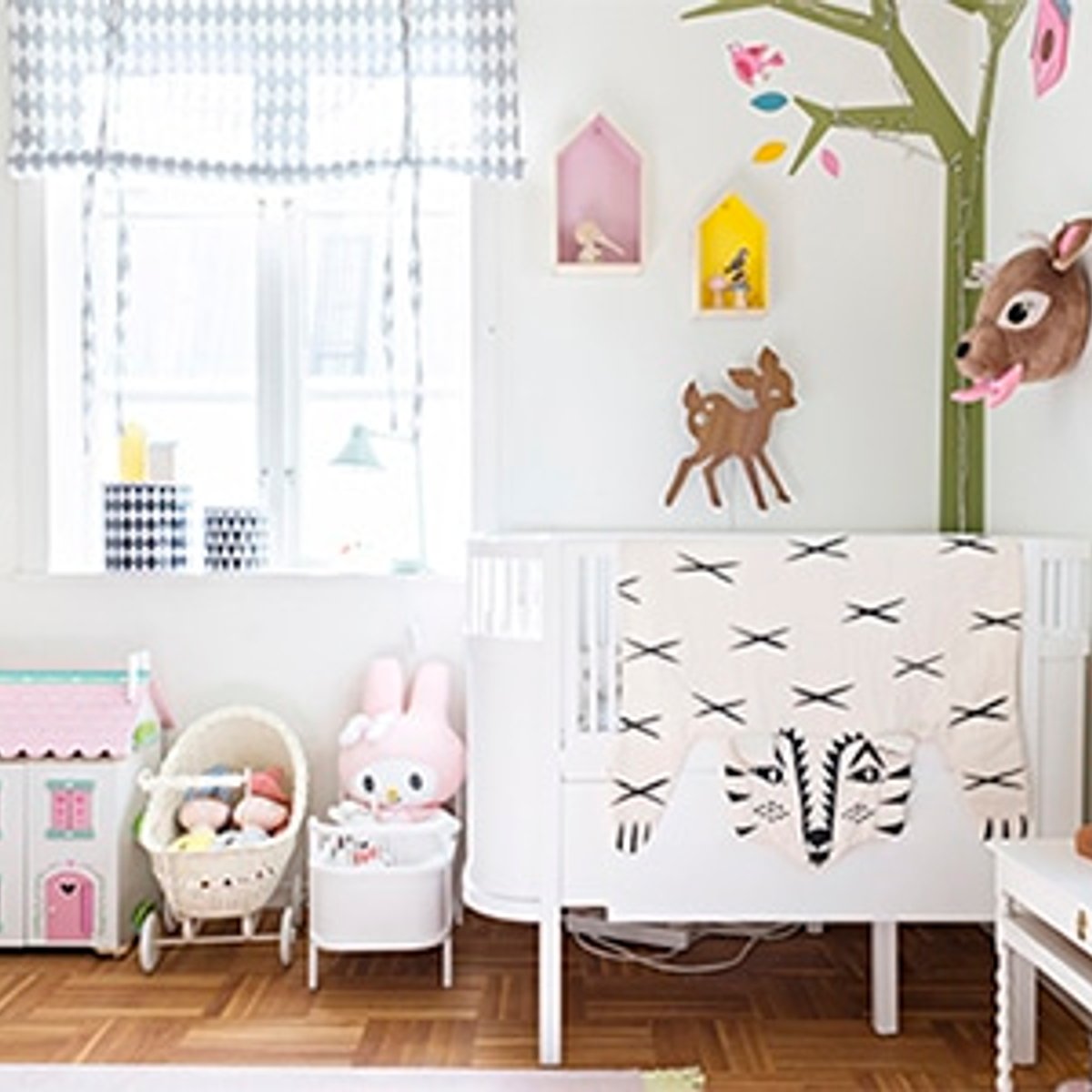 パステルトーンでまとめた、キッチュな子ども部屋。