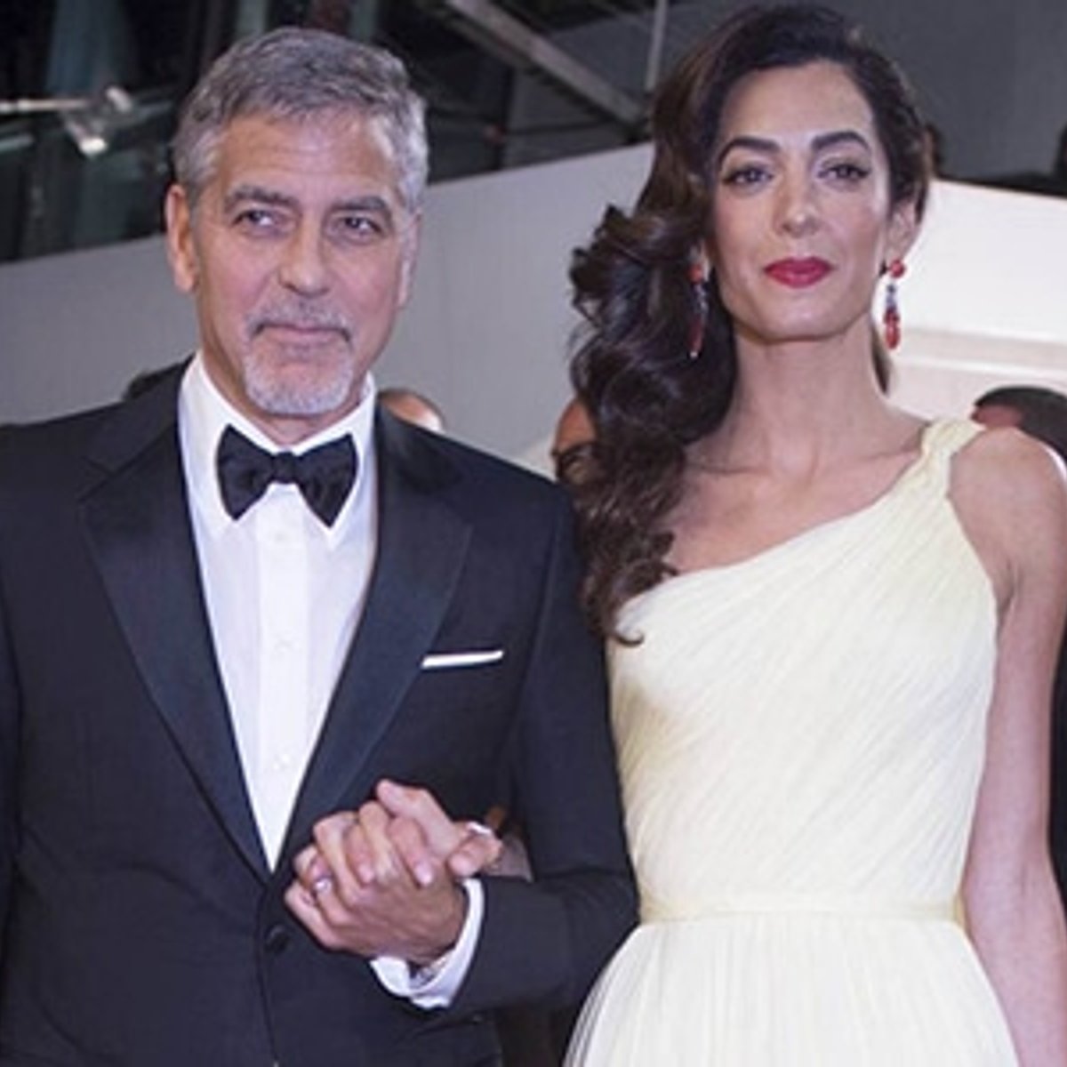 ジョージ・クルーニー、「ISIS」と対決する妻アマルを称賛。