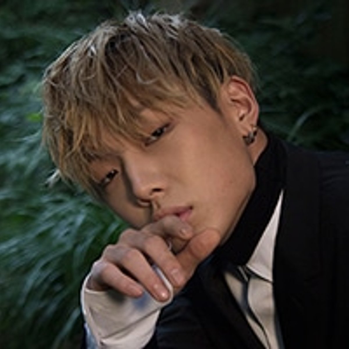 BOBBY from iKON 撮影の舞台裏を特別公開！ | madameFIGARO.jp