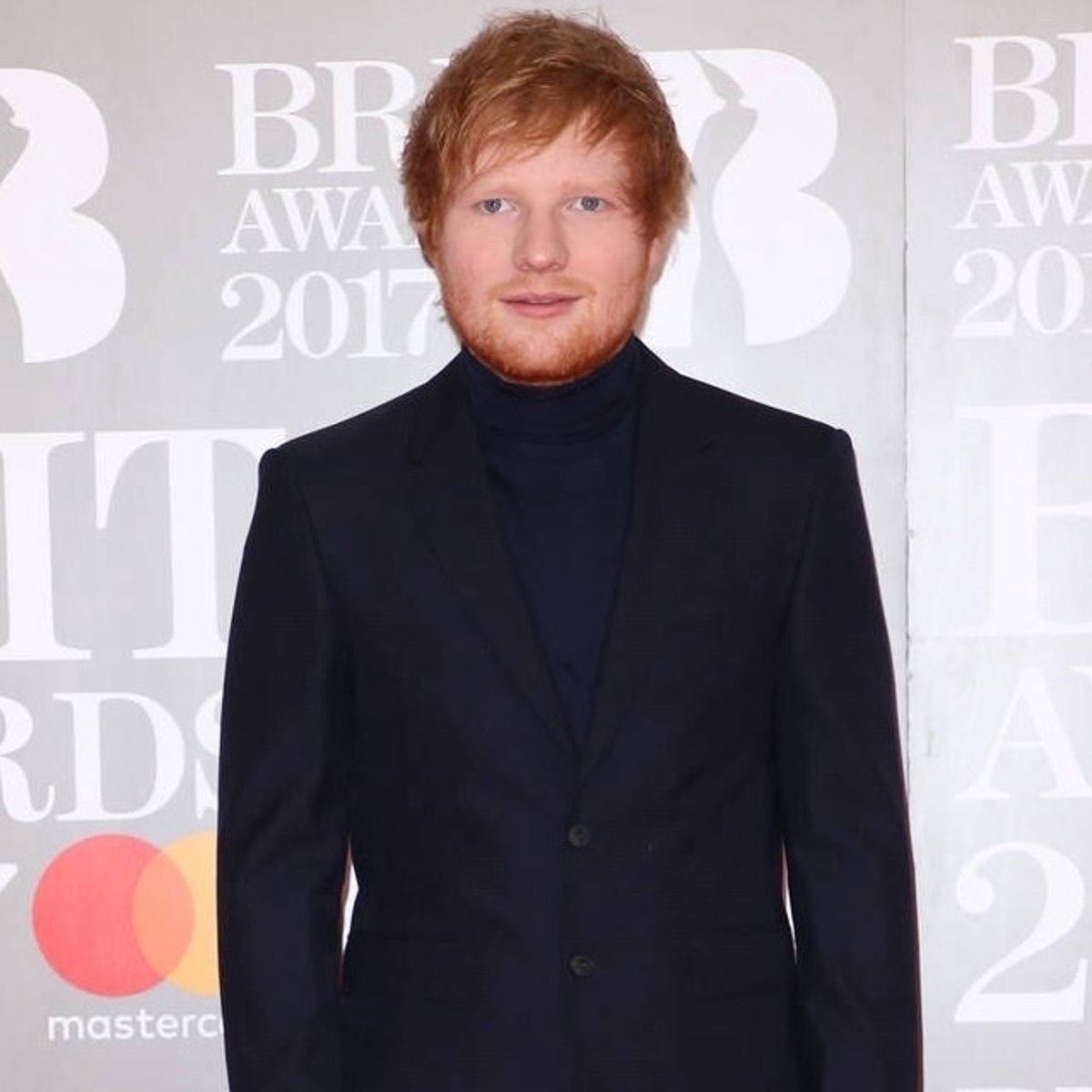 エド・シーラン、ゴルフクラブで殴打した相手とは？