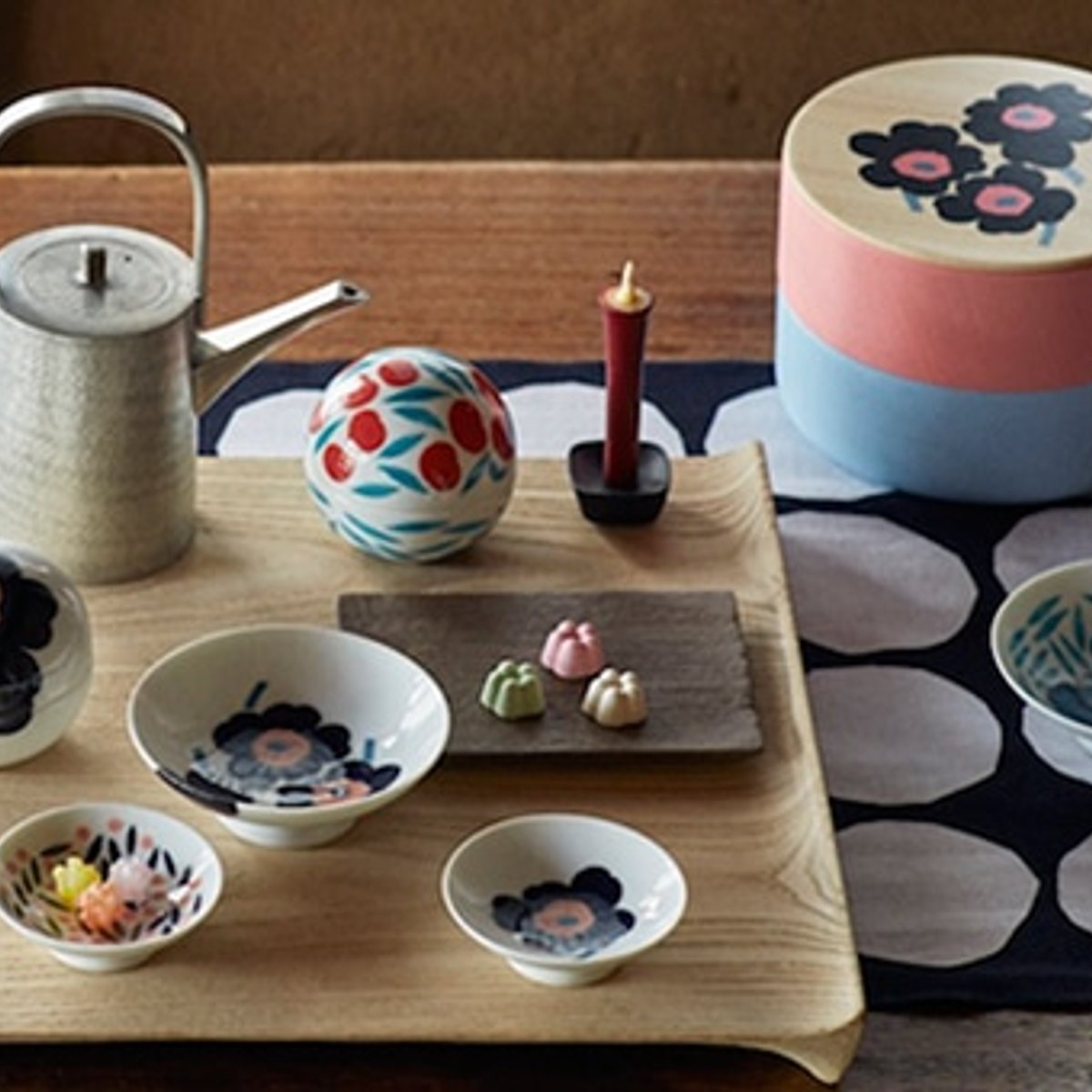 marimekko マリメッコ 伊勢丹限定ウッドボックス×畑漆器 マリメッコが出会った日本の技、日本の色。 | madameFIGARO.jp