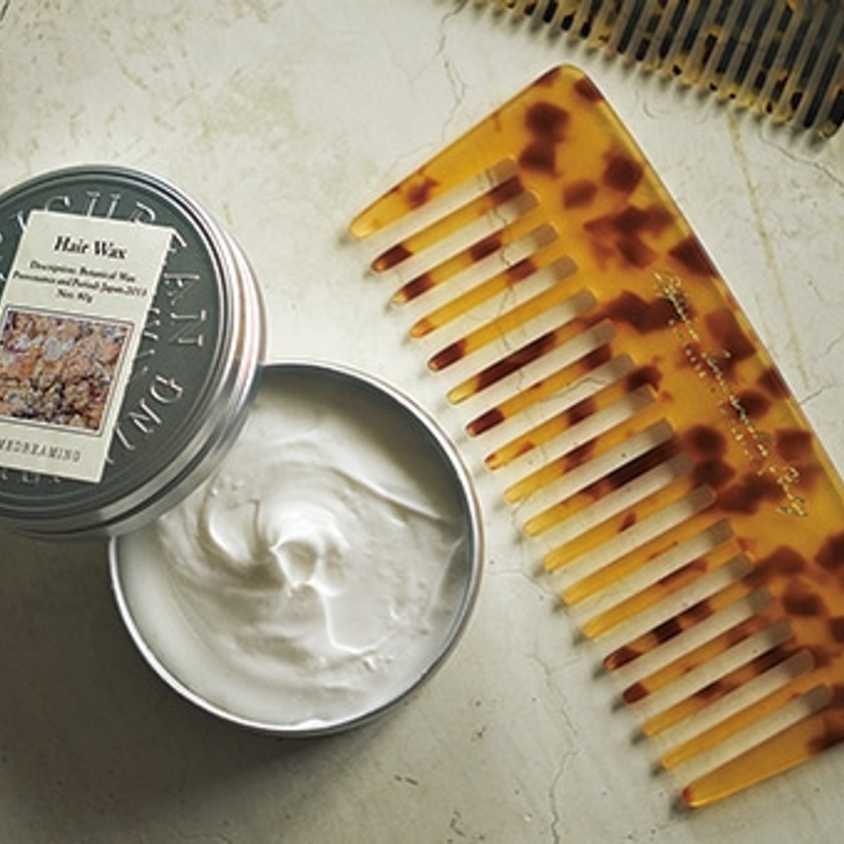 ユニセックスが気分だから、男女で使えるヘアワックスを。