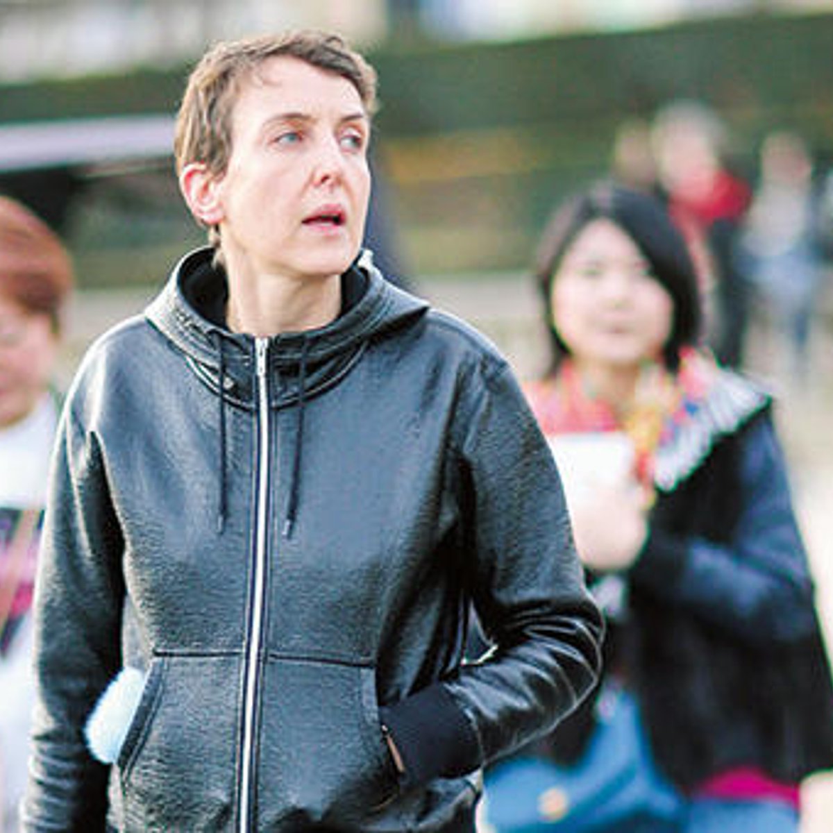 コレットのサラが着こなす大人のスイートロック。