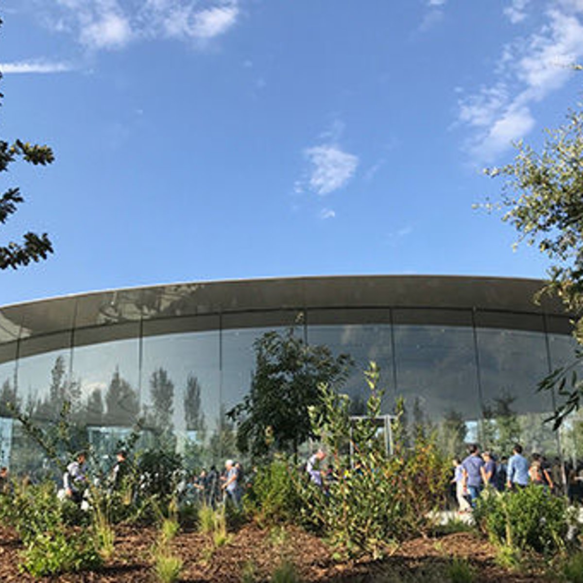 appleのスティーブ・ジョブズ シアターへ潜入！