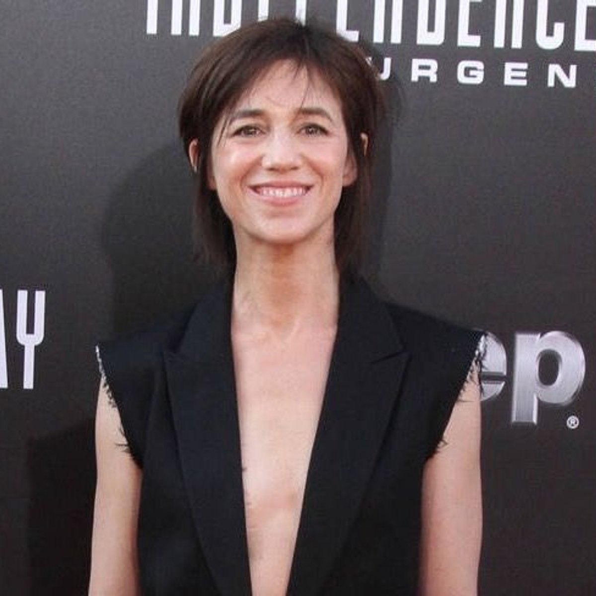 171110-charlotte-gainsbourg-