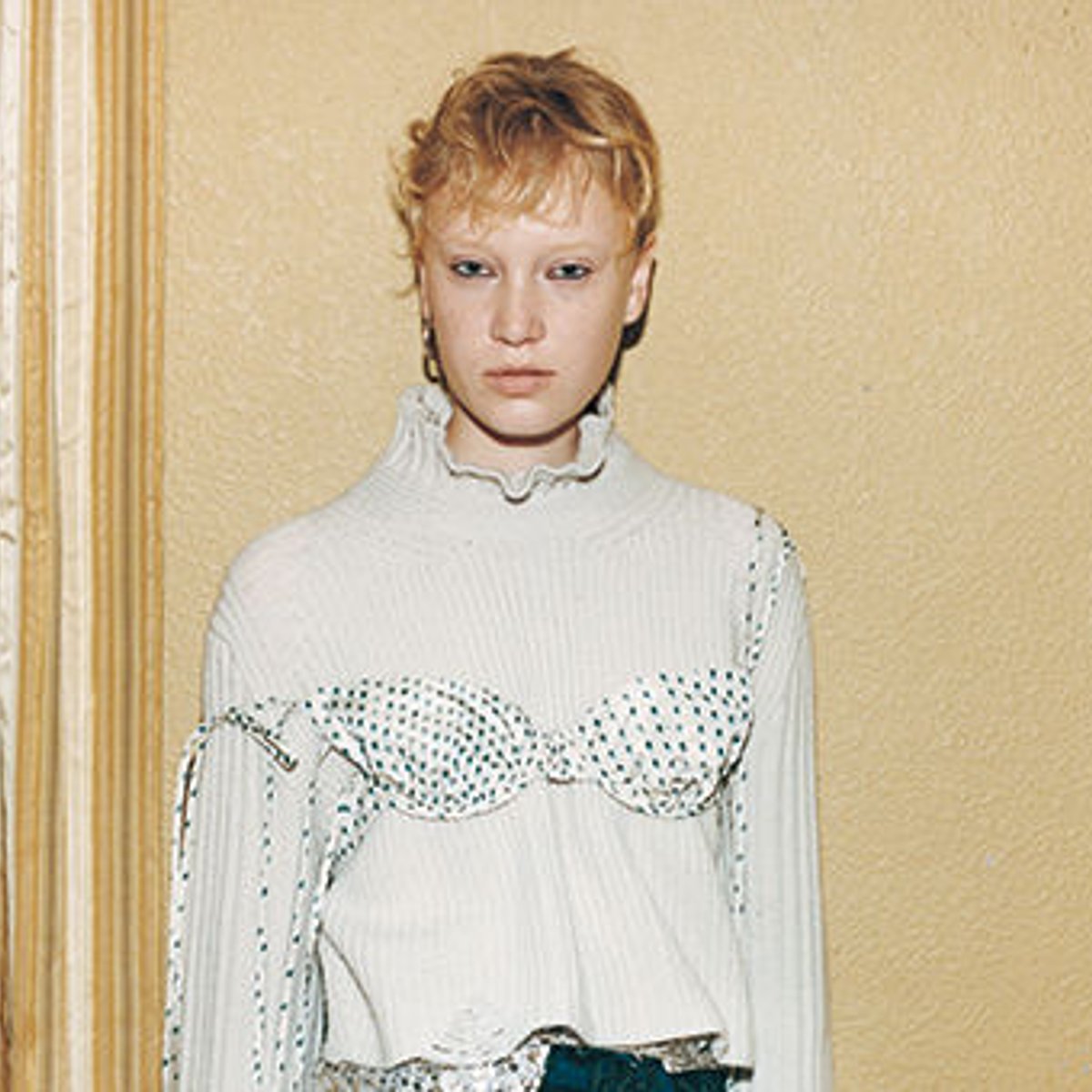 ニュートラルでピュアなリブニット。