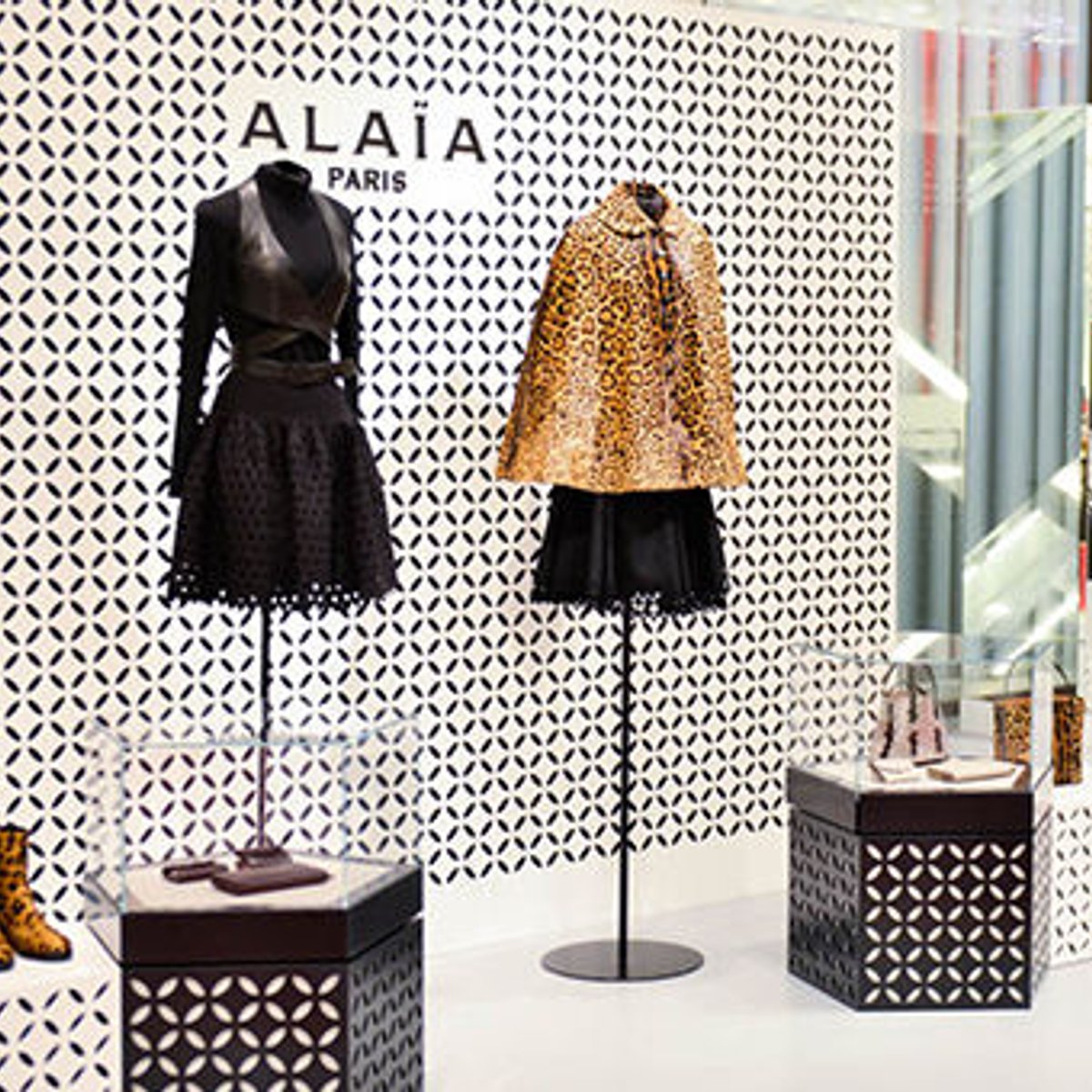 阪急うめだ本店にて、アライアのポップアップストアが開催！