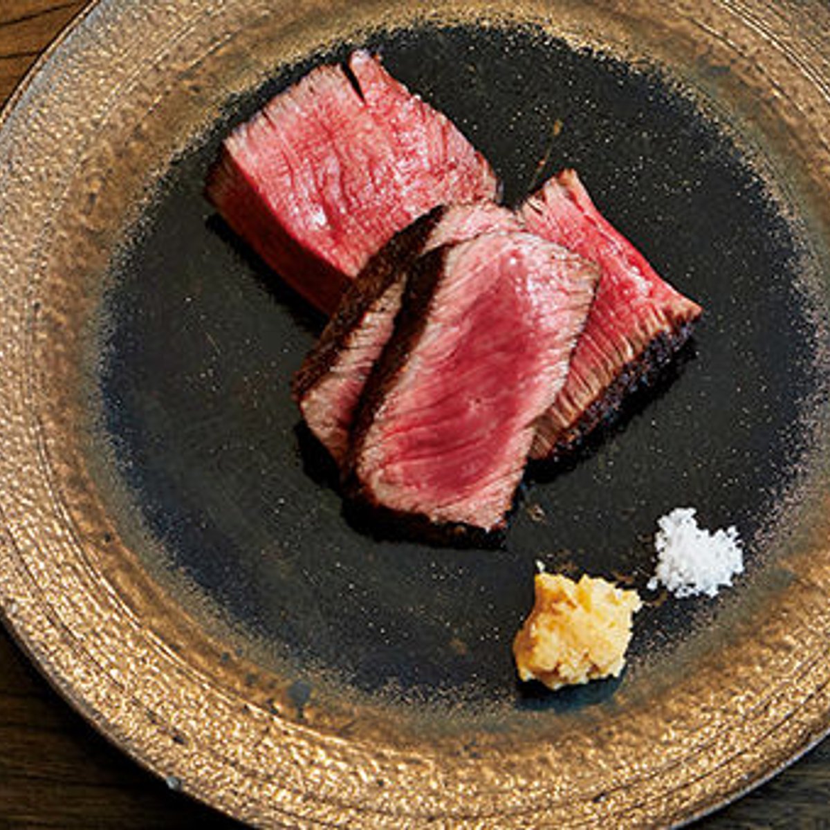 西麻布のうしごろが手掛ける、極上の牛肉フルコース。