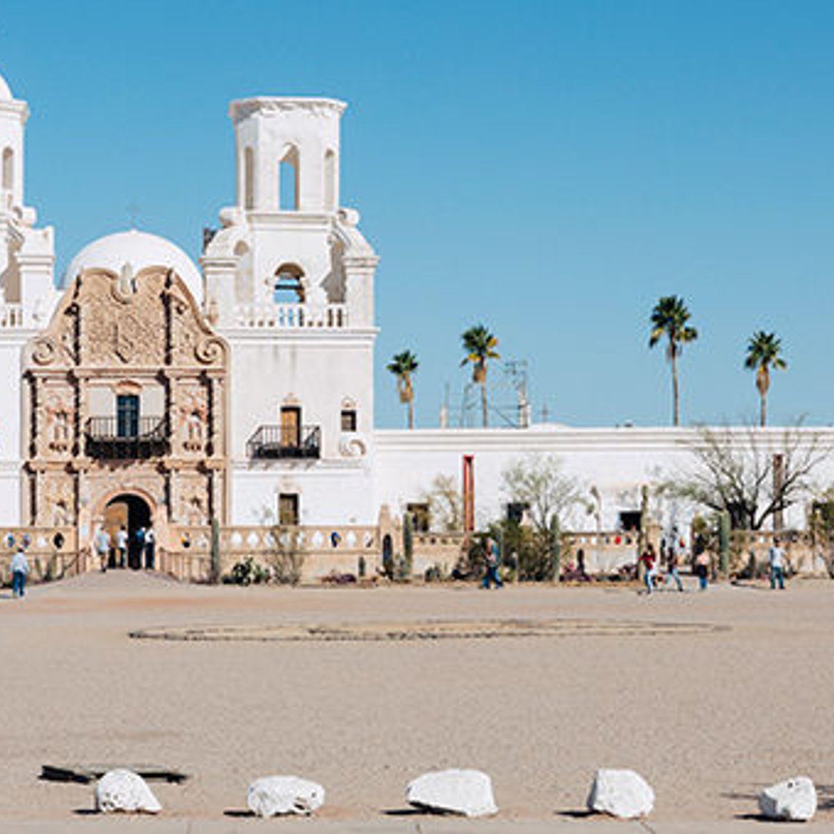 美しい教会と山々に出合う、アリゾナ・ロードトリップ。