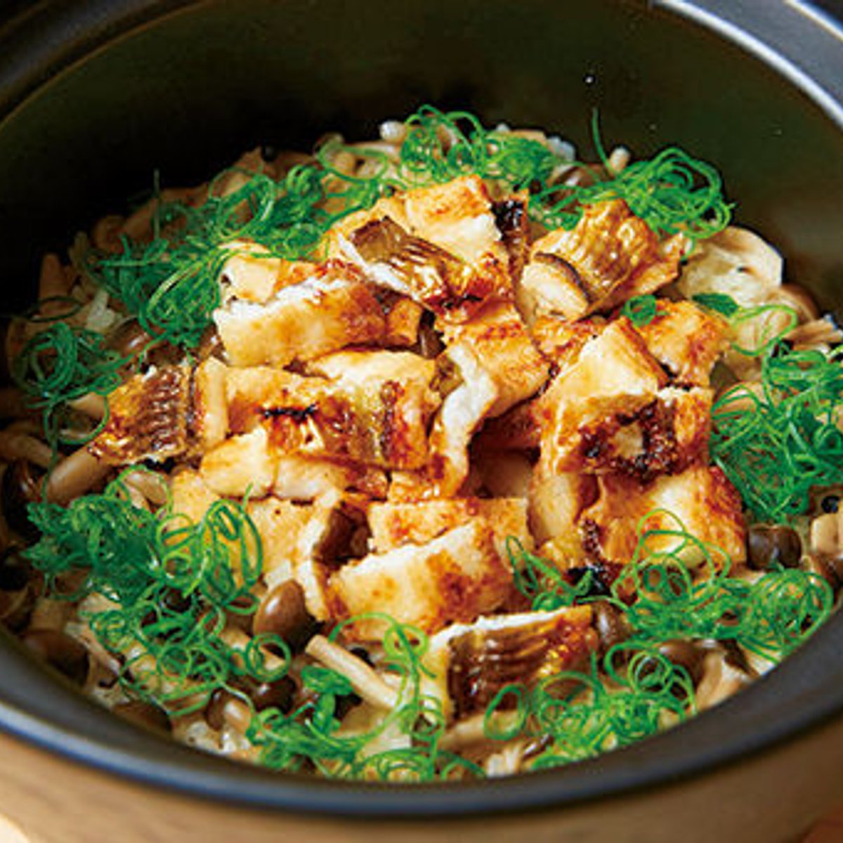 骨董のうつわも美しい、麻布十番で贅沢な旬の味覚を。