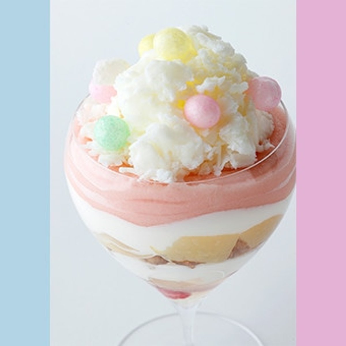 エンポリオ アルマーニ カフェで食す、夏のパフェ。