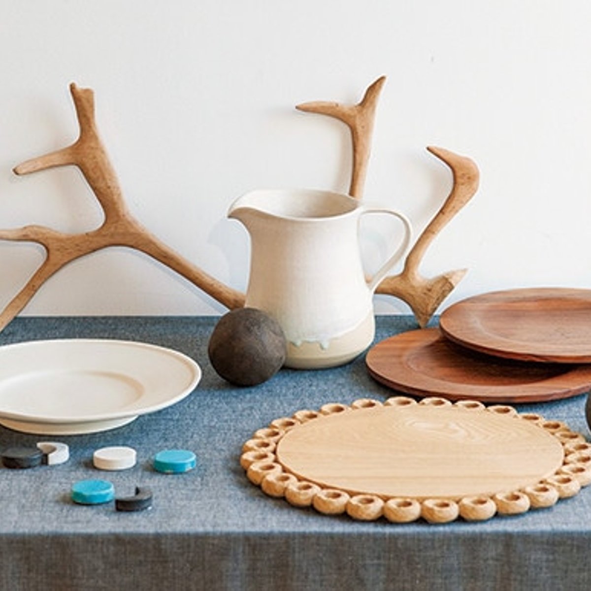 福岡城を望む清々しい空間で、素朴なうつわを見つけて。