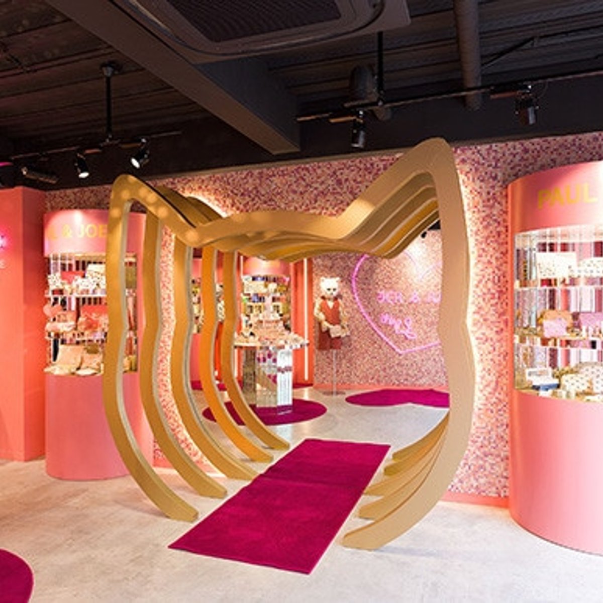 猫いっぱい、ポール & ジョーの新ショップがオープン！