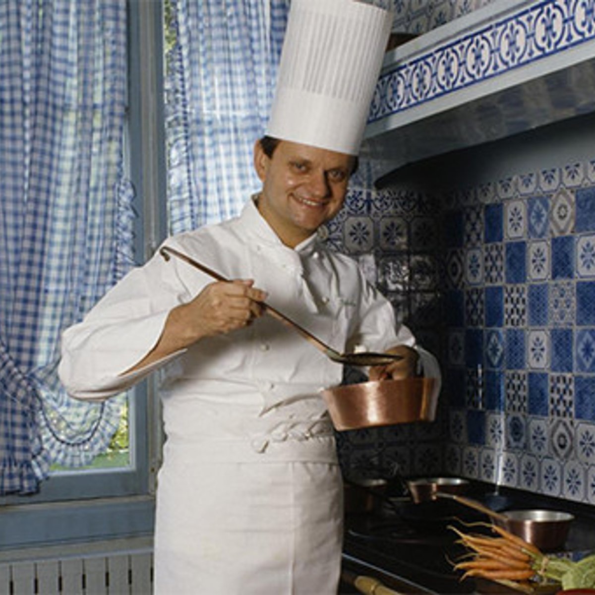 180808-joelrobuchon-1x1-2.jpg