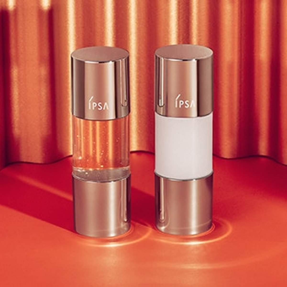 2種のオイルで肌の質感をカスタマイズ。