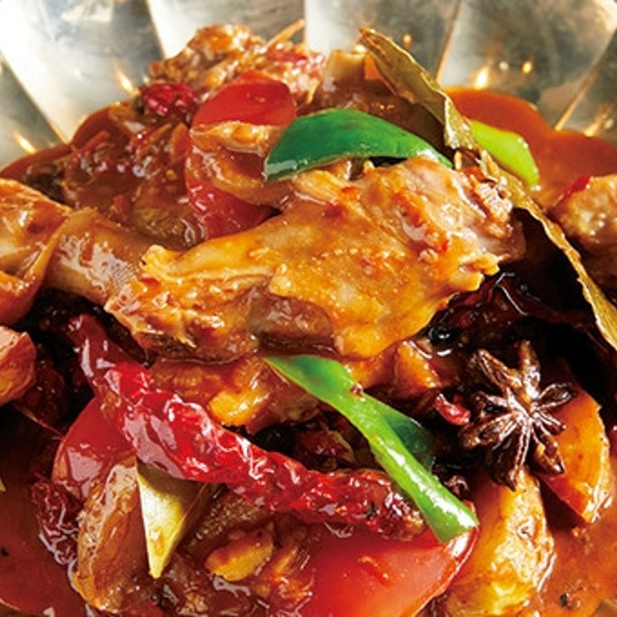 ハーブをふんだんに使い、3つの南方料理をアレンジ。