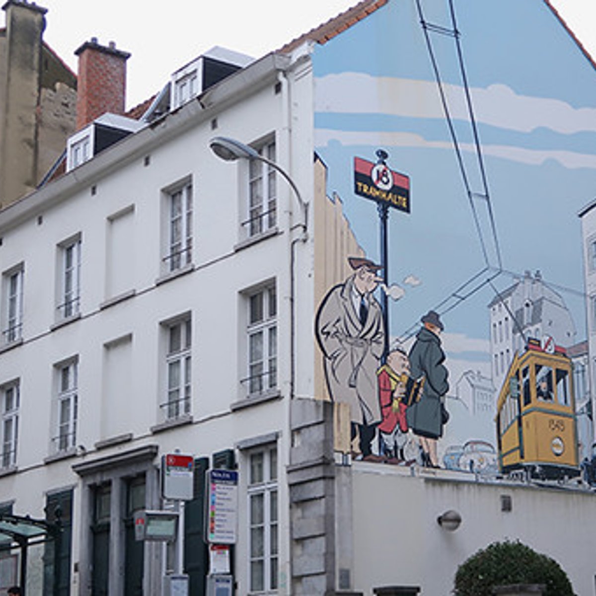 【ブリュッセル街歩き 3】壁画、ブロカント、モード、ホテル。