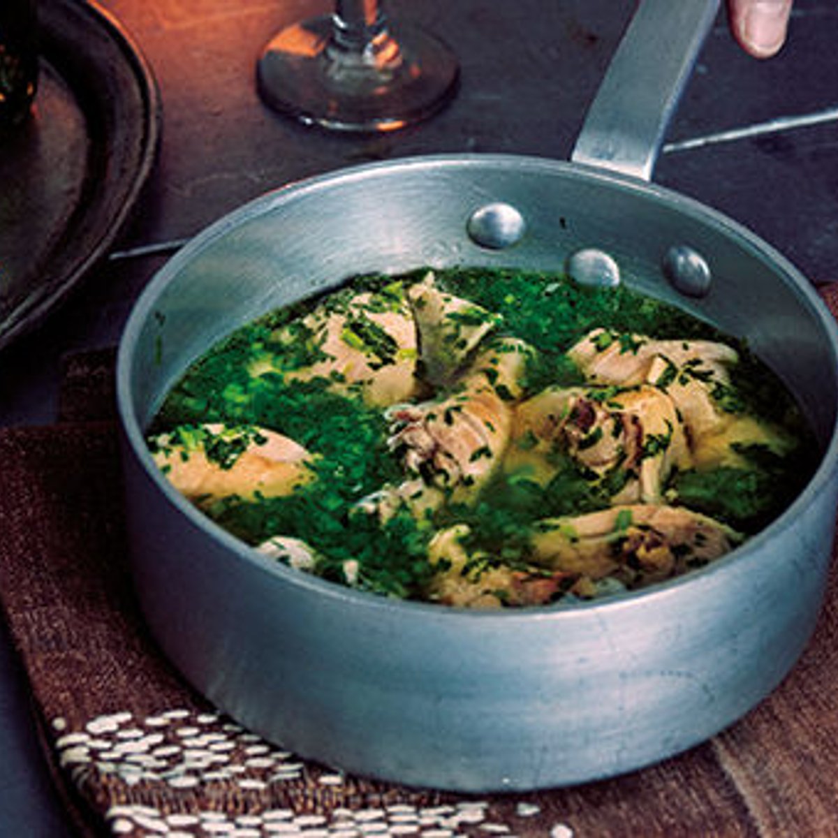 今夜作りたい！ パクチー好きにはたまらないチキンのスープ。