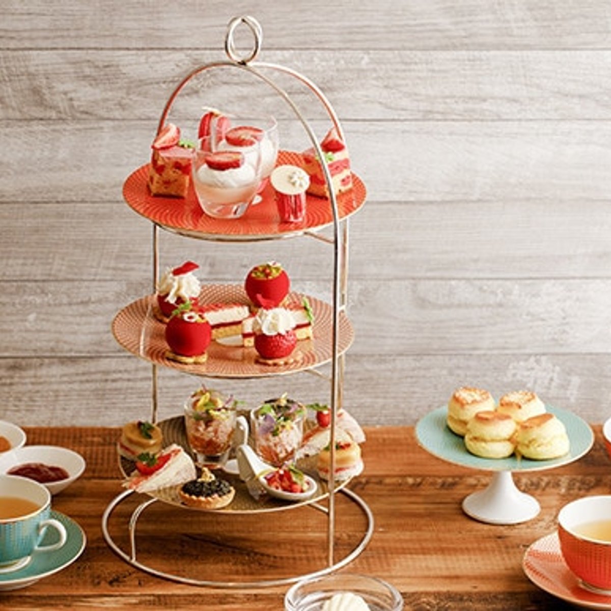 アフタヌーンティーでイチゴ三昧。