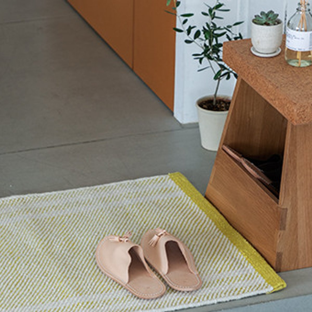 【開運インテリア】水拭き＆香りで、幸運を導く玄関作り。