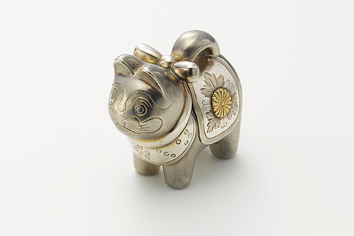 純銀　四足　彫金　ボンボニエール　102g 東さ8-0208☆2F 新元号を祝して、皇室ゆかりのボンボニエールを愛でる