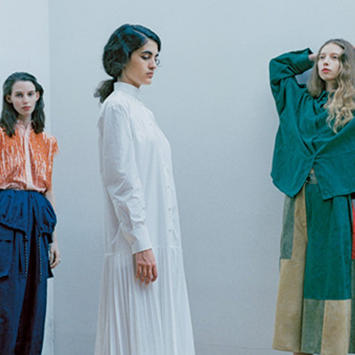 知性と遊び心が同居、デイリーに活躍するシャツドレス。