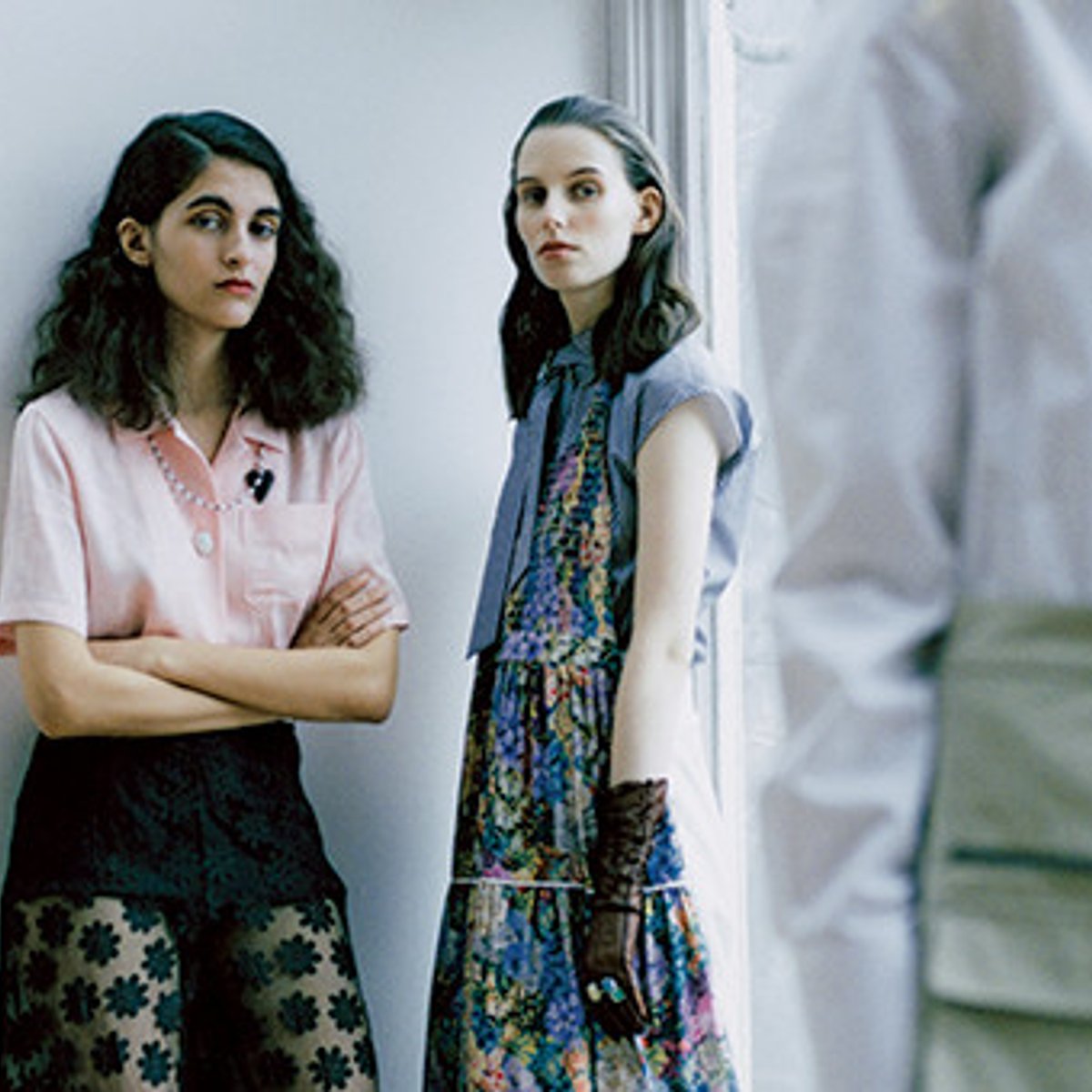 色と柄で遊ぶ、毎日がハッピーになるカラフルシャツ。