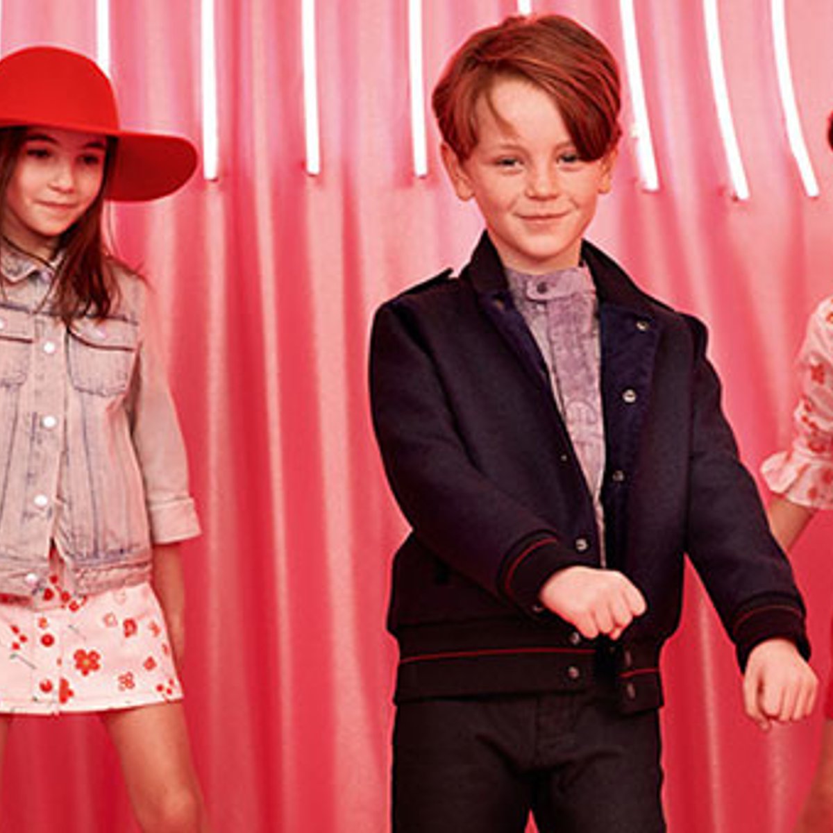 ベビー ディオールのドレスを着て、魔法の舞踏会へ。