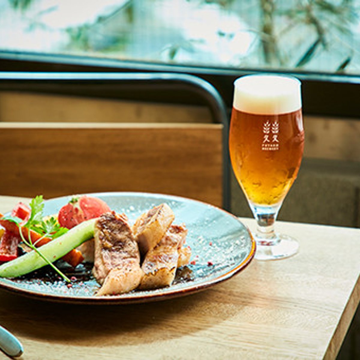 心地よくて親密な味わい、地元応援型クラフトビール。