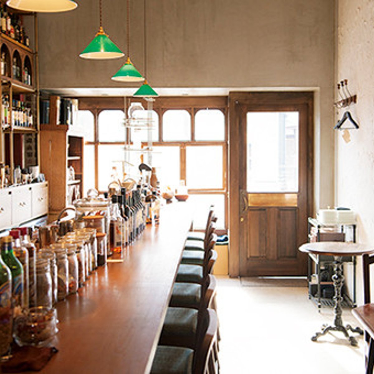 信州グルメと一緒に、ユニークなクラフトカクテルを味わおう。