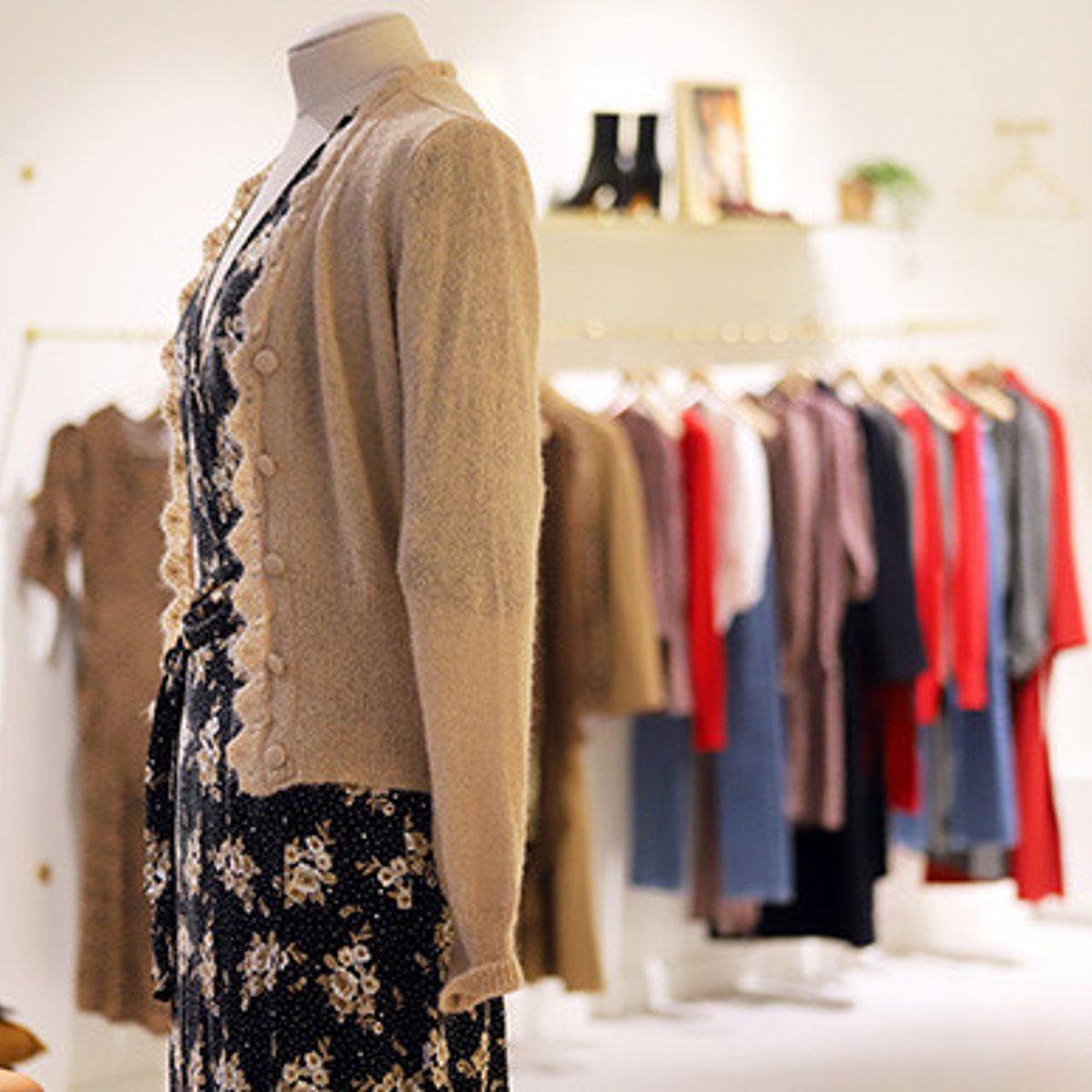 ジャンヌ・ダマスがRoujeの店とレストランをオープン。