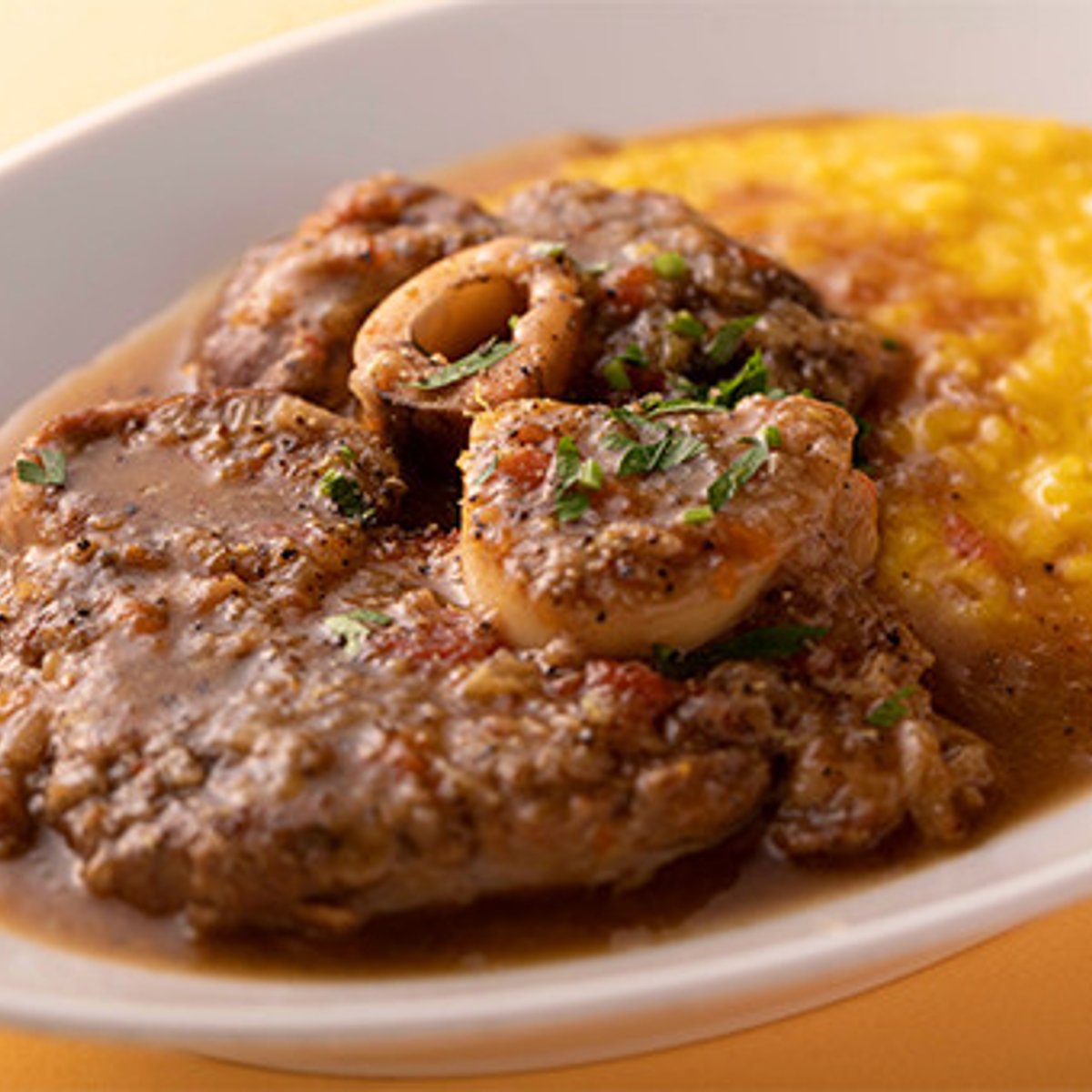 【イタリア郷土料理】ミラノっ子の好物オッソブーコ。