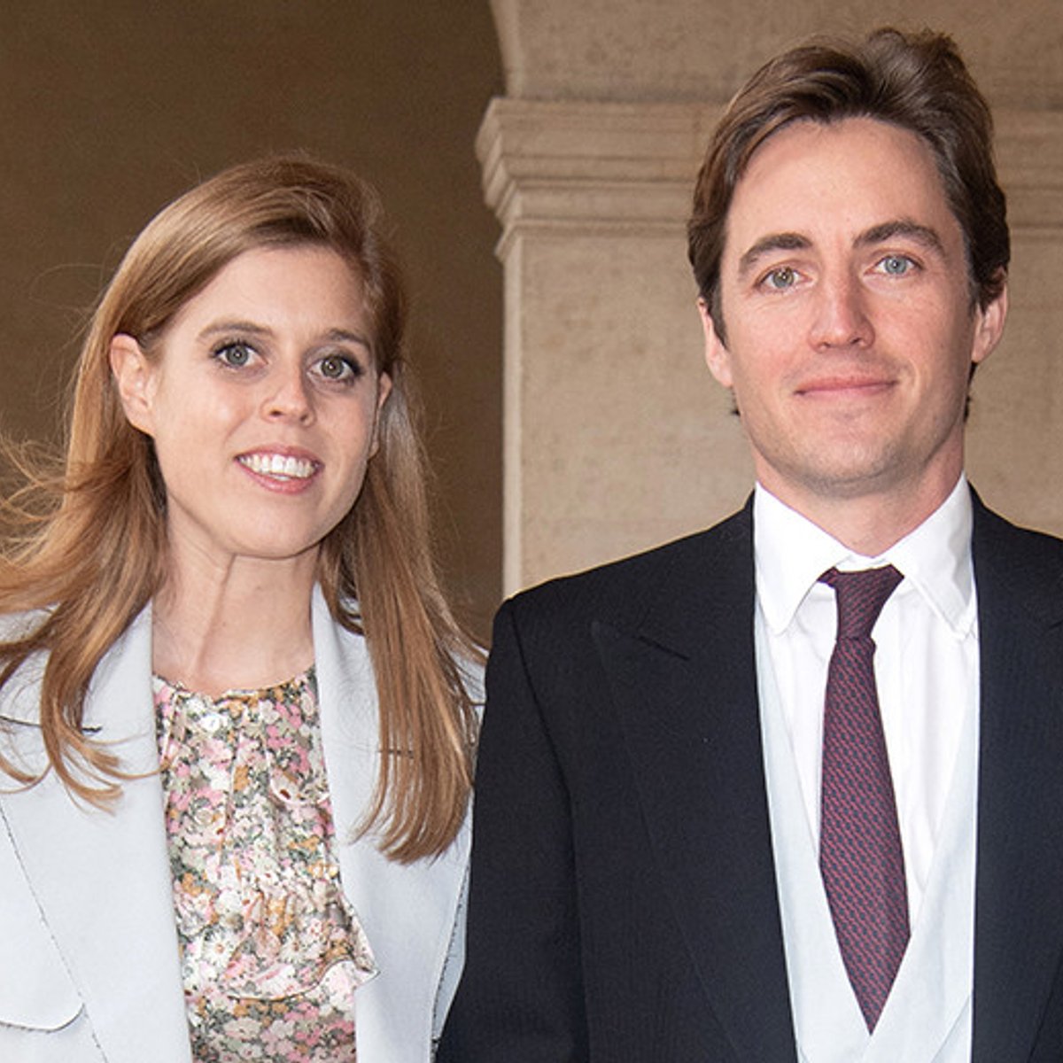 ベアトリス王女の婚約パーティに、父アンドリュー王子は欠席。