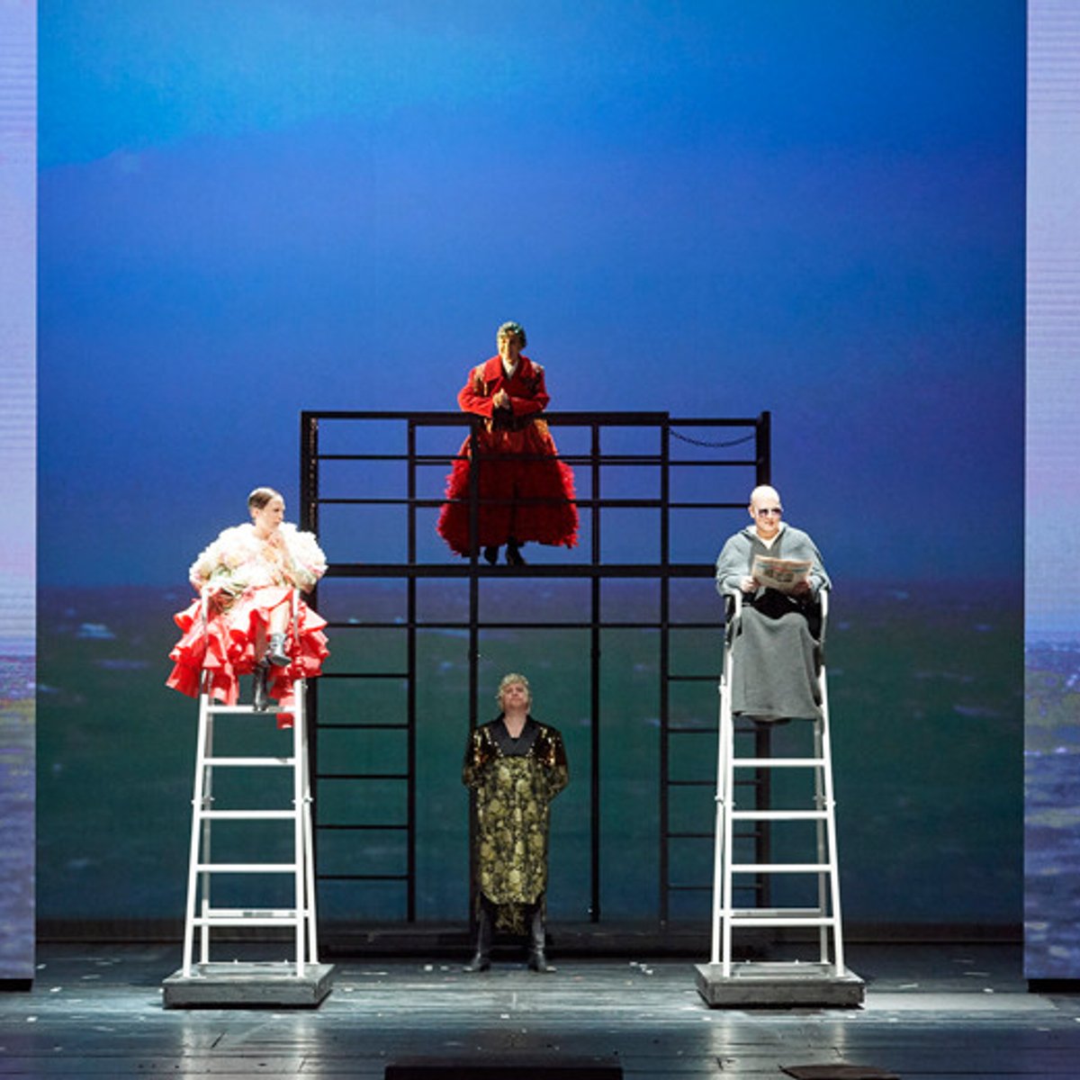 コム デ ギャルソン川久保玲による衣装、オペラ『オーランドー』。