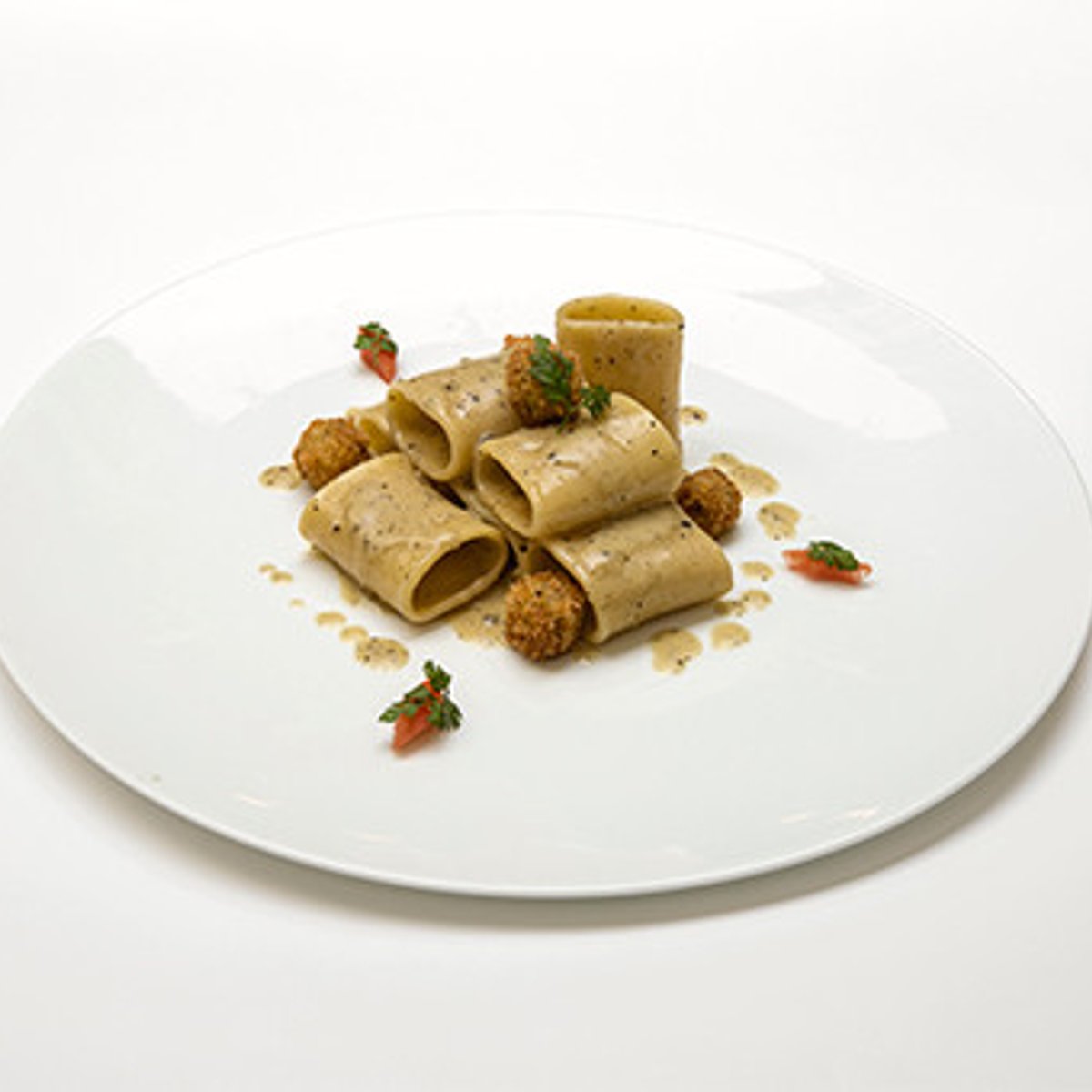 【世界のホテルレシピ】濃厚なチーズのパッケリパスタ。