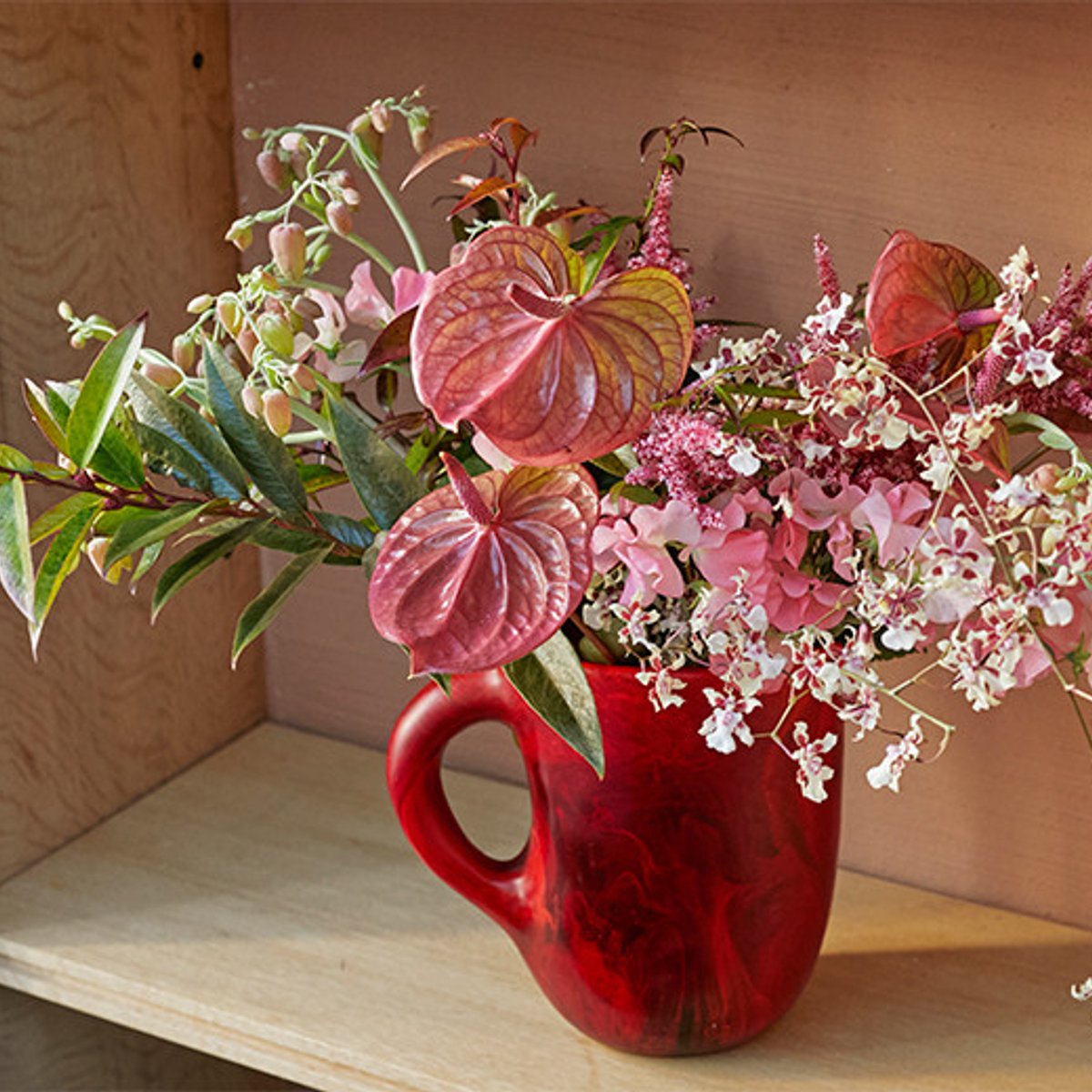 愛を飾る、ロマンティックなバレンタインアレンジ。