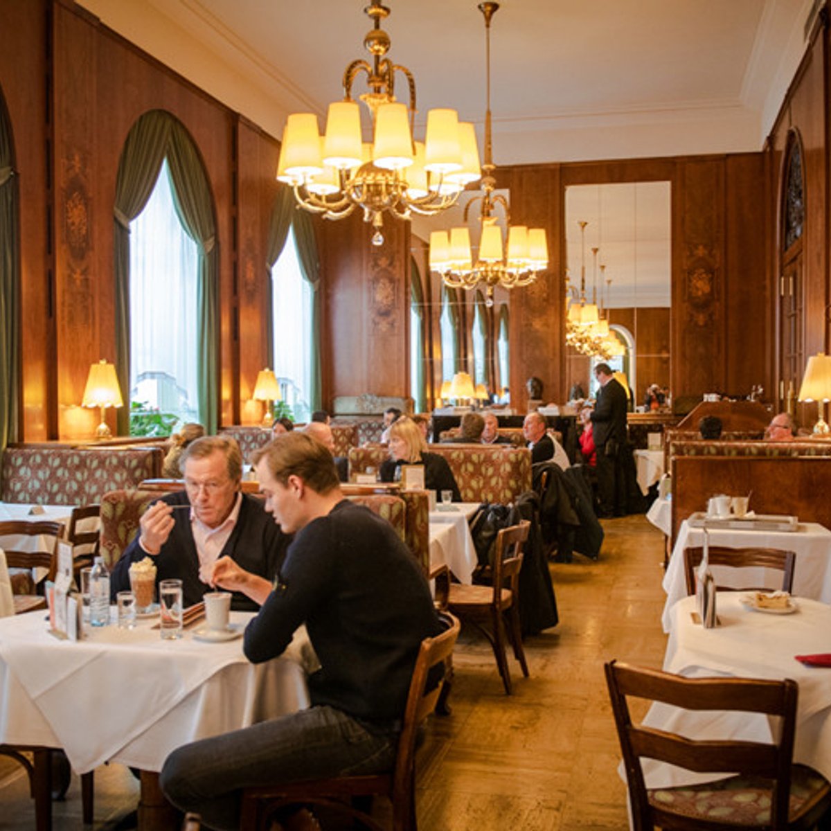 皇帝パンケーキからビオ市場まで、ウィーン街歩き。