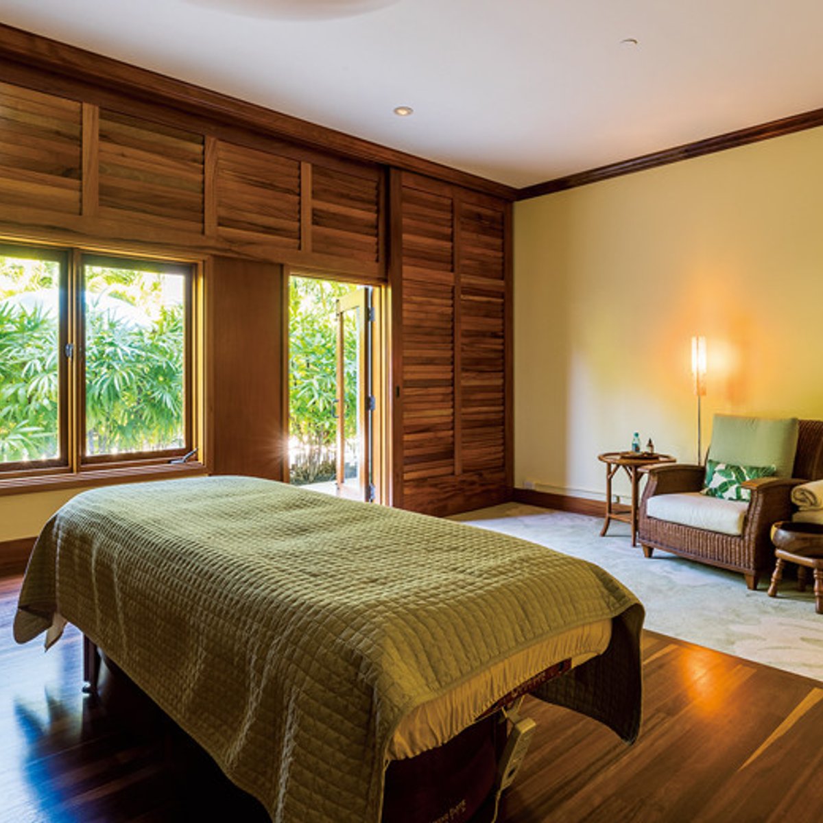 【ハワイでキレイ】マッサージで浸透させて、CBDの作用を存分に。