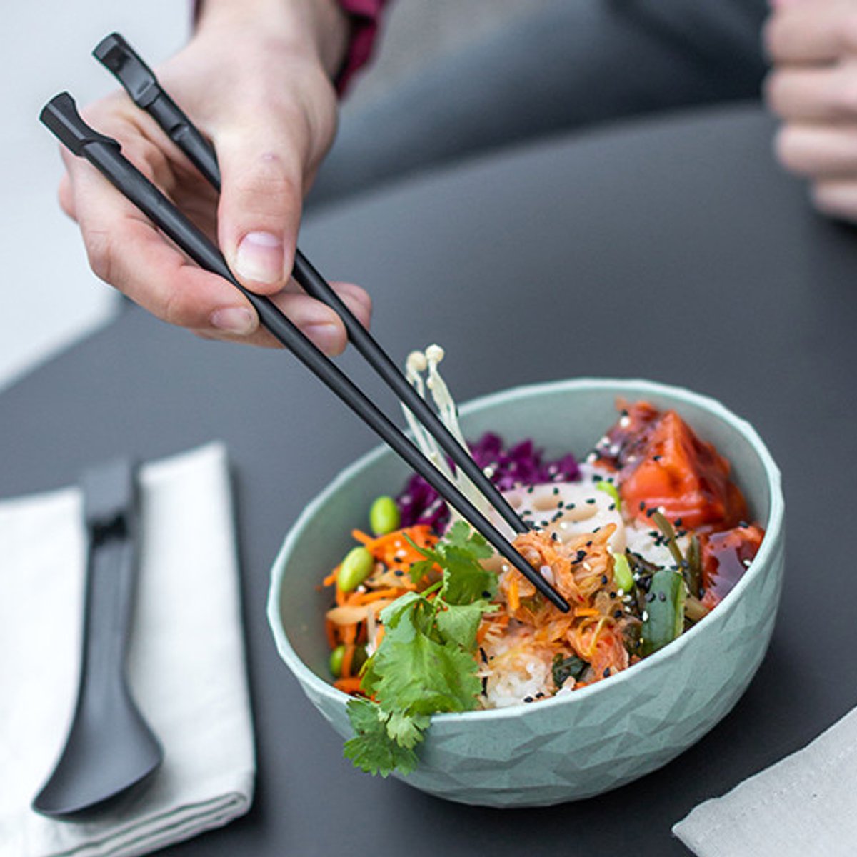 マイ箸とマイスプーンがひとつにまとまるエコなセット。