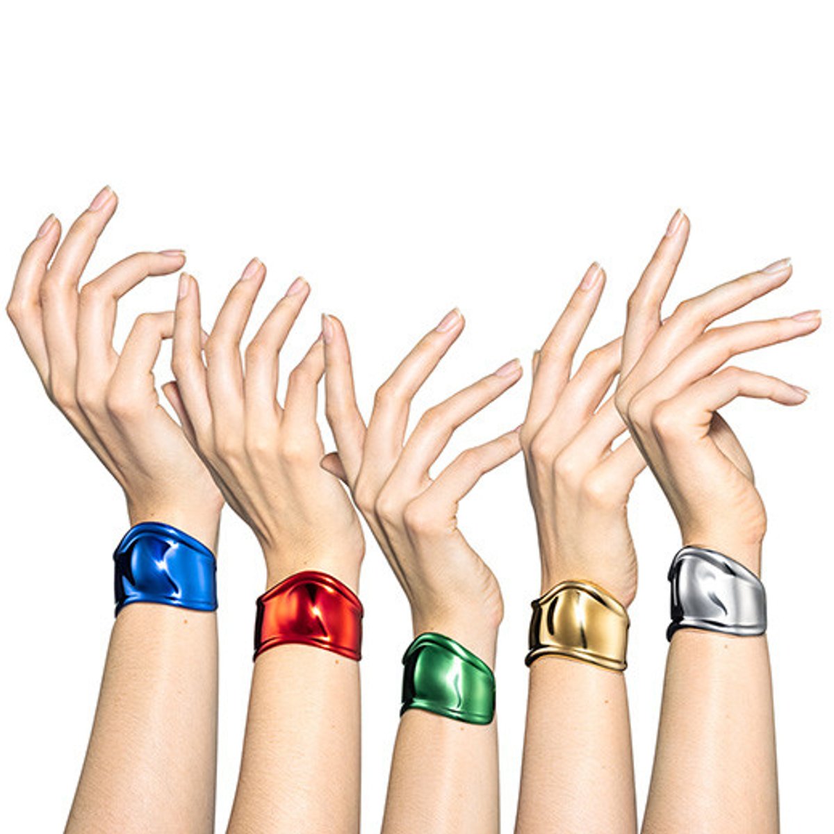 ティファニーの名作、ボーン カフがカラフルに！ | madameFIGARO.jp