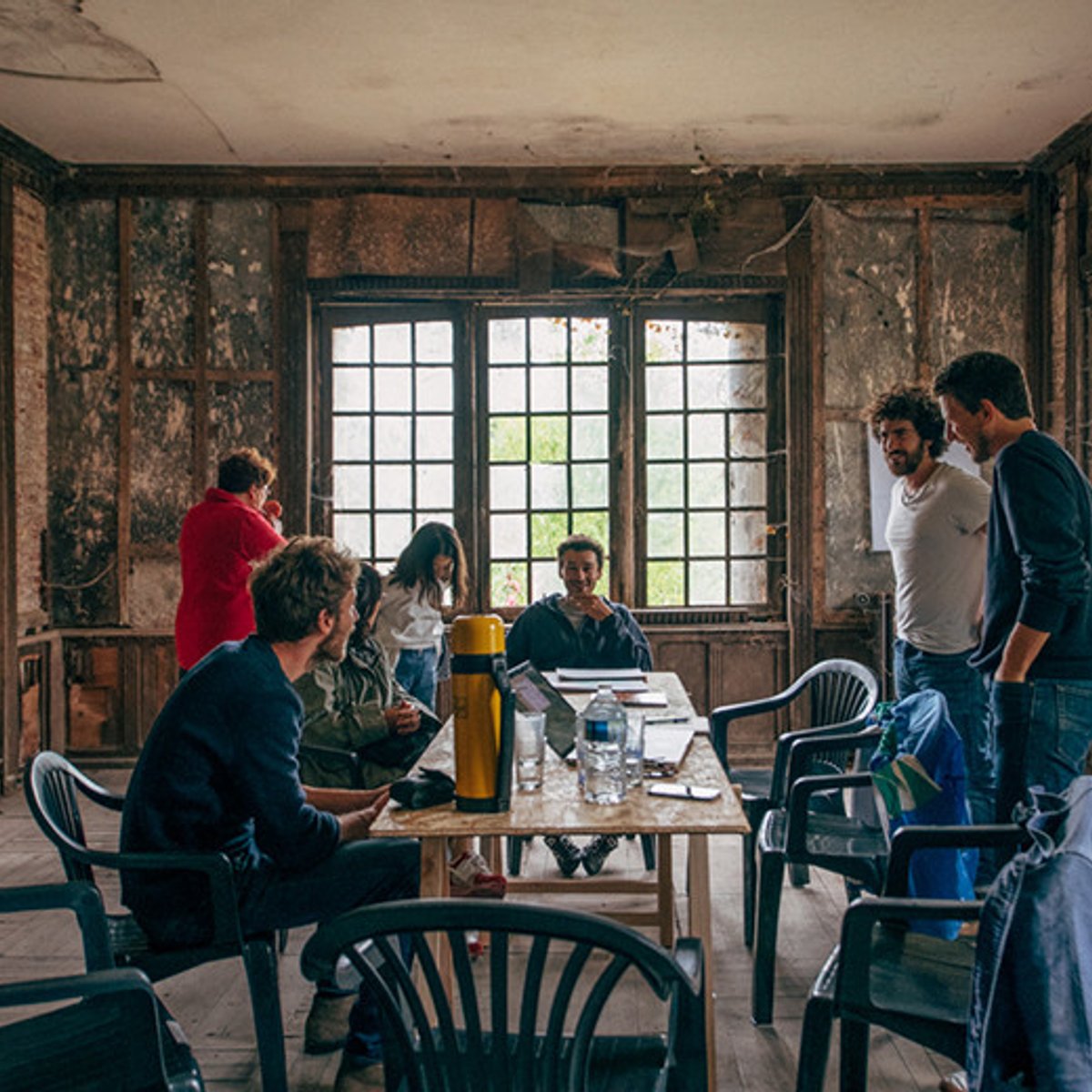 ノルマンディー地方から、古城と3人のイケメン。