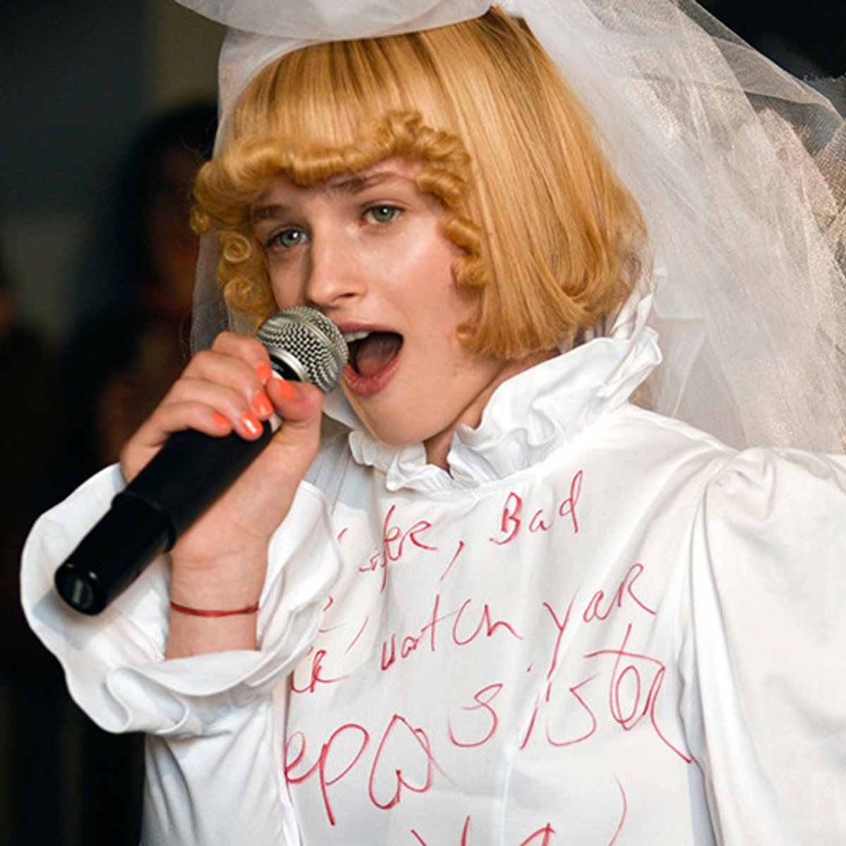 ユアン・マクレガーの次女エスターが、音楽業界デビュー！