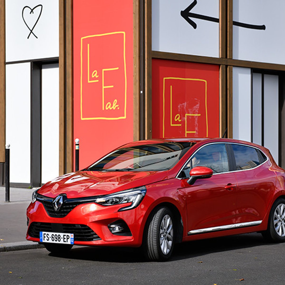 パリ郊外の最新アドレスまで、現代アートギャラリーを巡って。