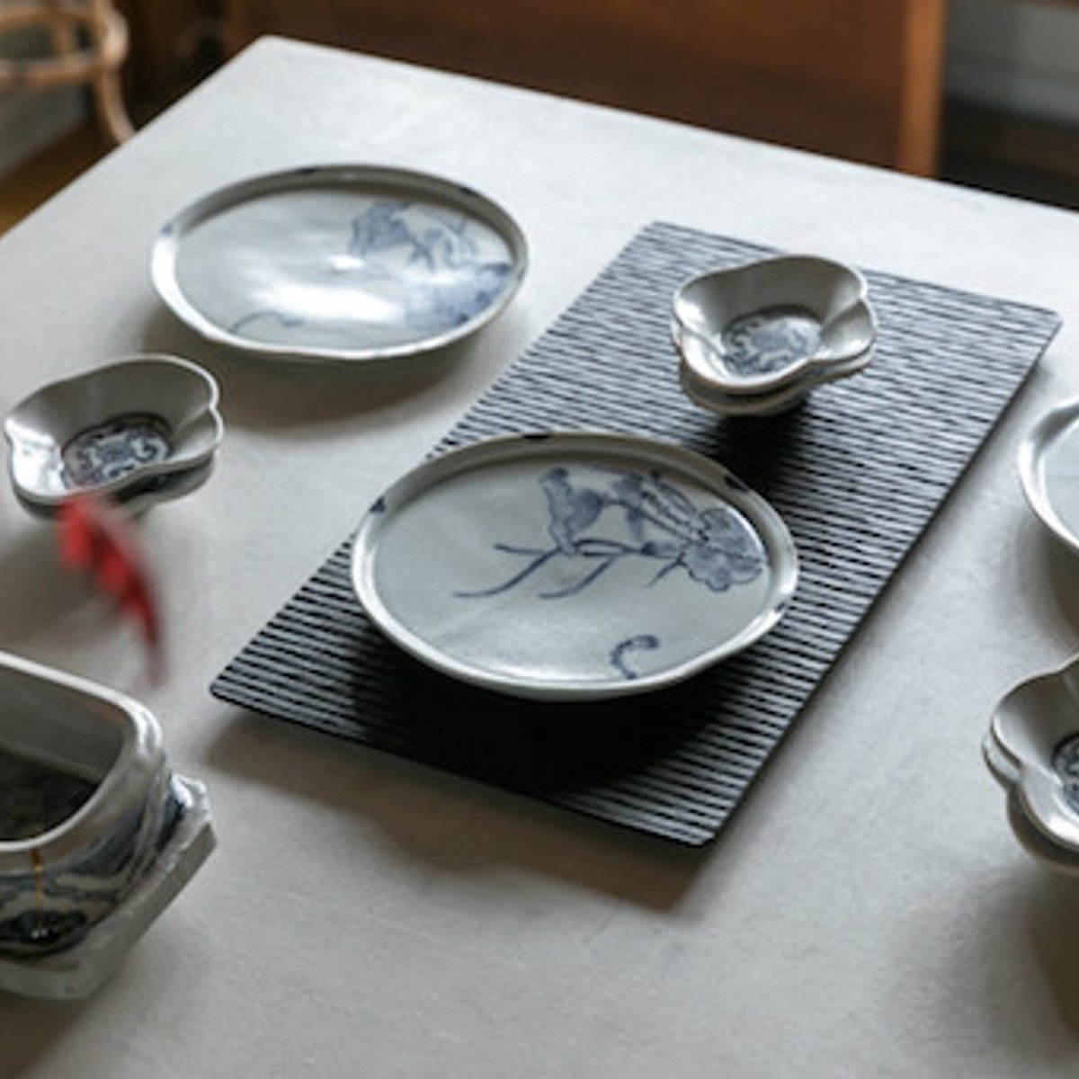 うつわディクショナリー#77　味わい深い磁器の仕事、豊増一雄さんのうつわ