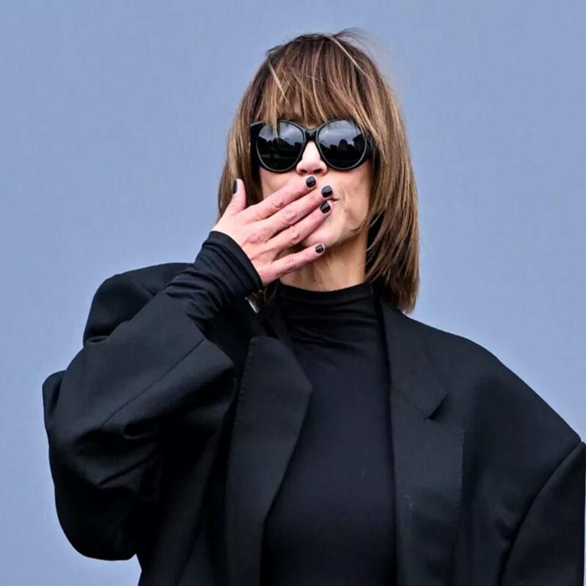 あなたはロック派？シック派？ 大人のためのブラックネイル正攻法。