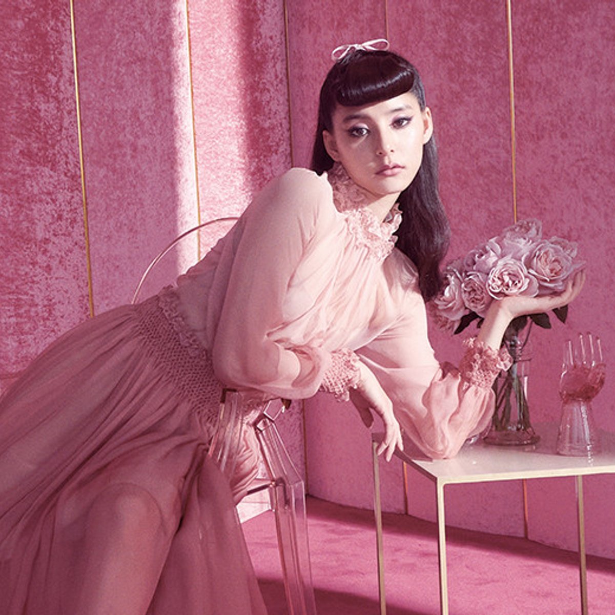 新木優子が誘う、ディオールの煌めく新世界。 | madameFIGARO.jp