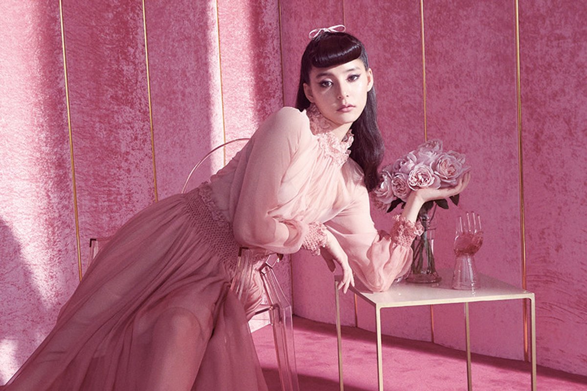 新木優子が誘う、ディオールの煌めく新世界。 | madameFIGARO.jp